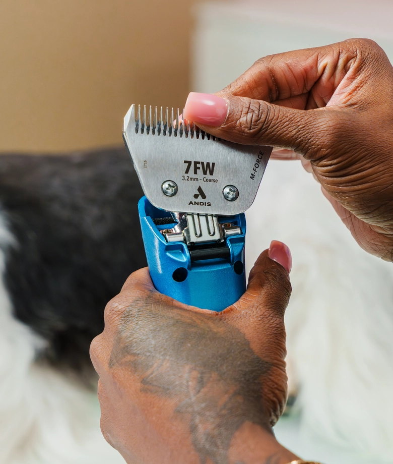 Thumbnail 563532 7FW UltraEdge blade in-use